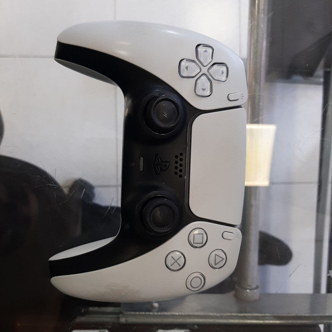 CONSOLA DE VIDEOJUEGO SONY PS5 825 SSD (SEMINUEVO)