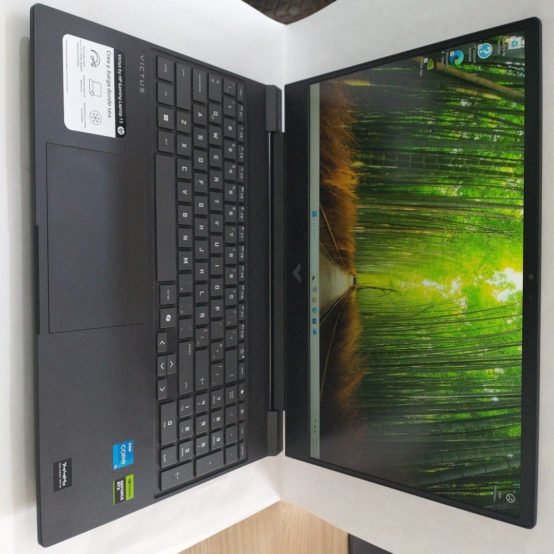 LAPTOP HP VICTUS 15-FA270LA (2025) 512 GB SSD 16 GB RAM (SEMINUEVO)