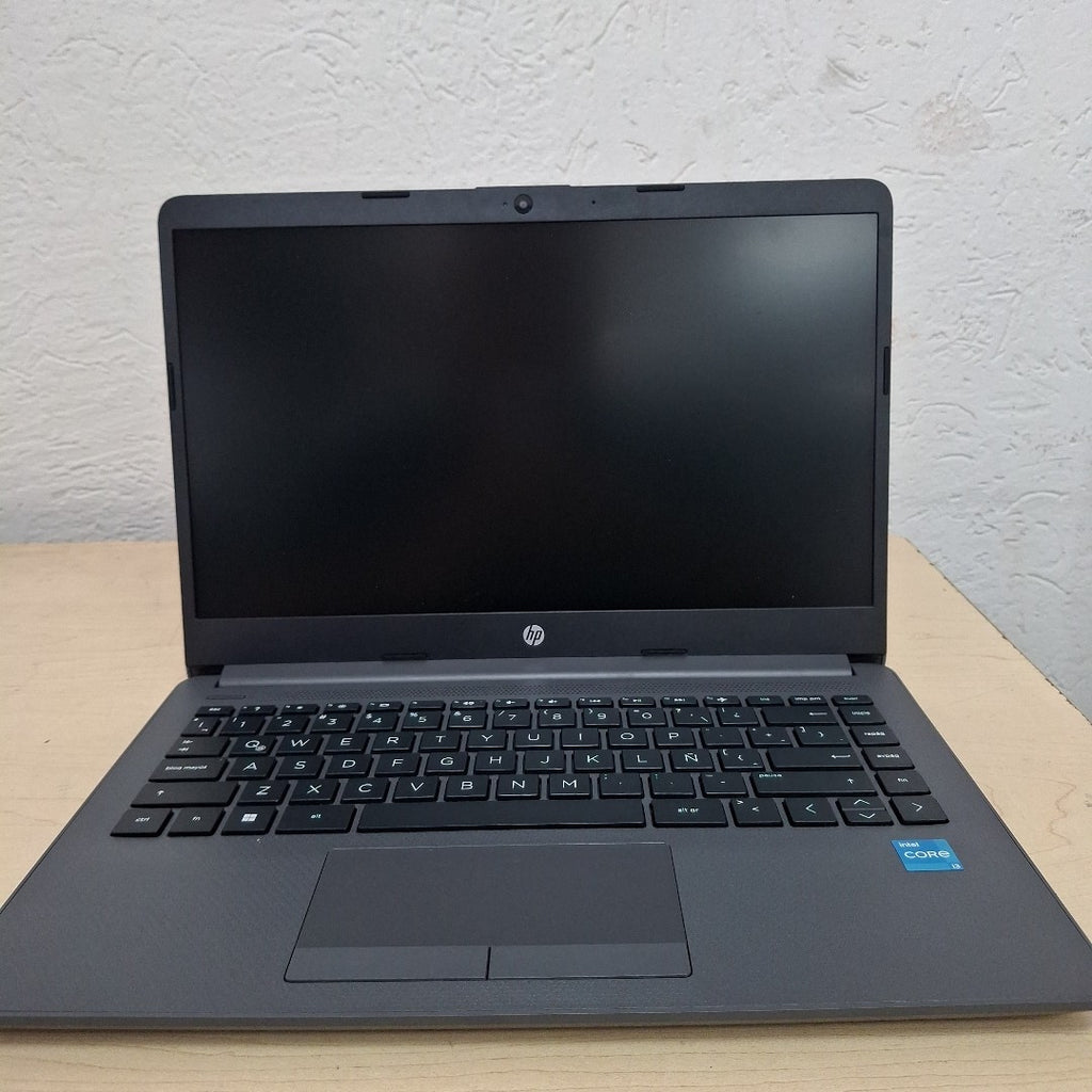 LAPTOP HP 240 G8 (2023) 512 GB SSD 8 GB RAM (SEMINUEVO)