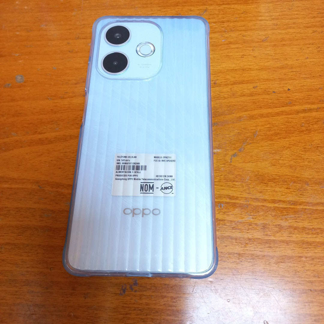CELULAR OPPO  A5 PRO CPH2711 (2025) 256 GB 8 GB RAM (SEMINUEVO)