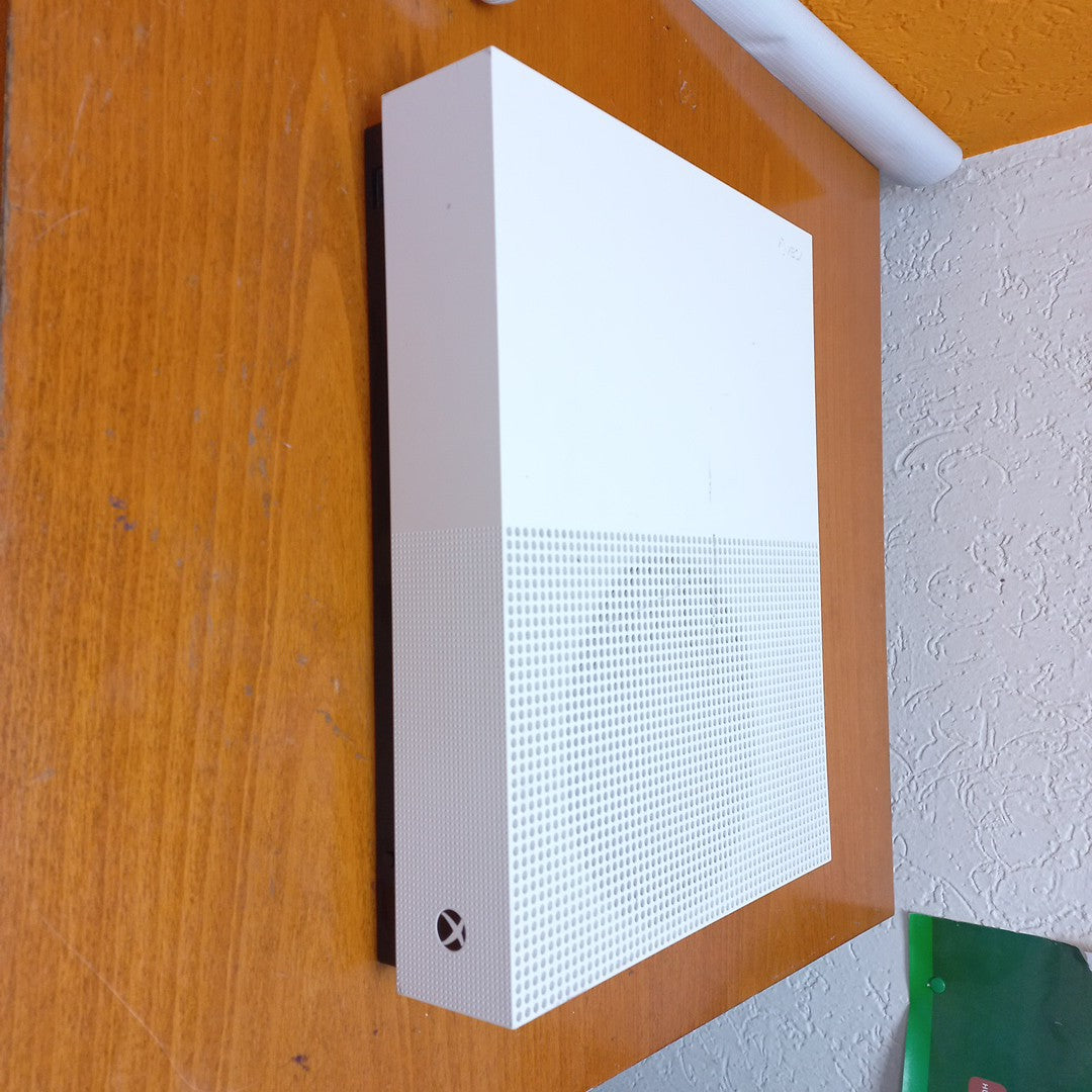 CONSOLA DE VIDEOJUEGO MICROSOFT XBOX ONE S ALL DIGITAL 1 TB (SEMINUEVO)
