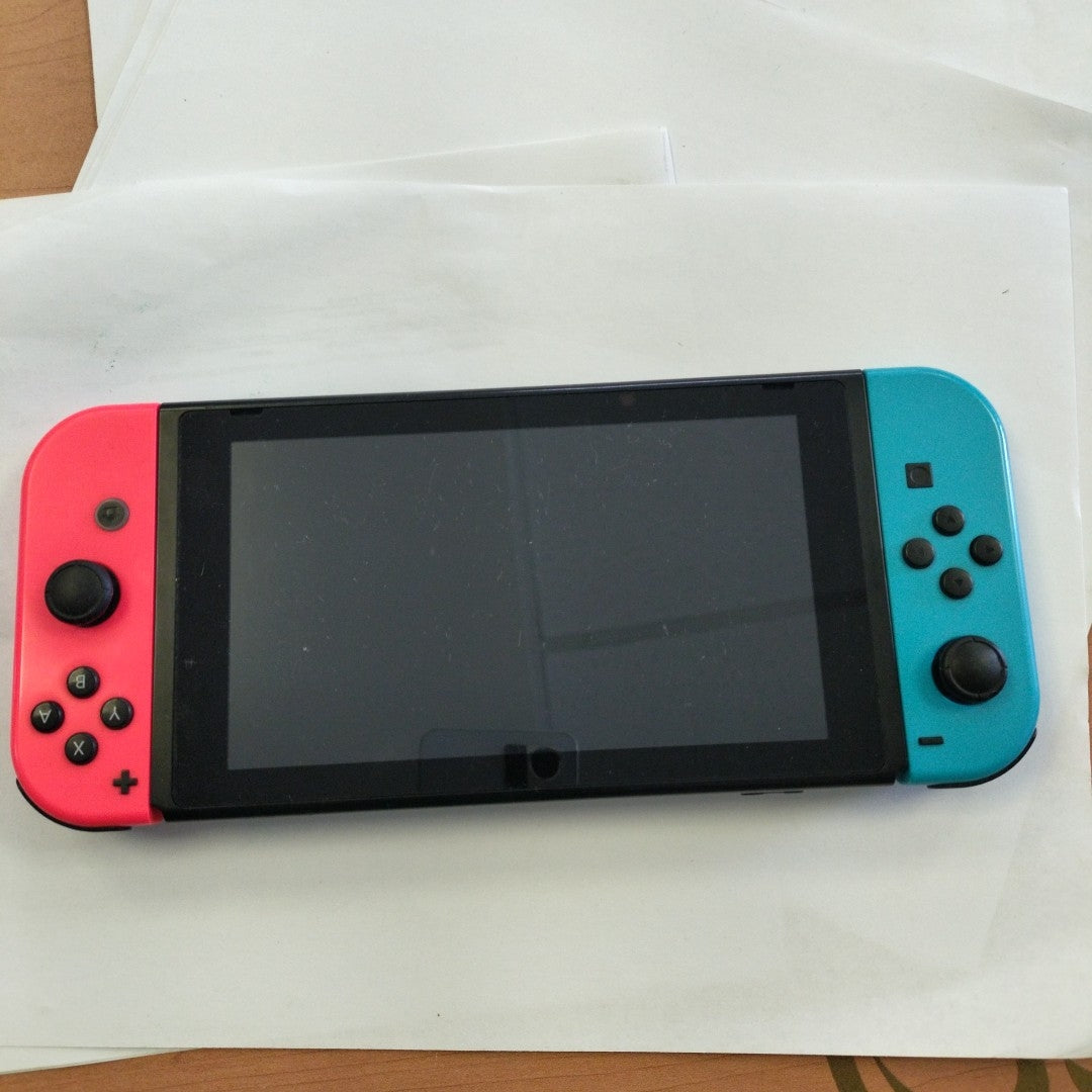 CONSOLA DE VIDEOJUEGO NINTENDO SWITCH 32 GB (SEMINUEVO)