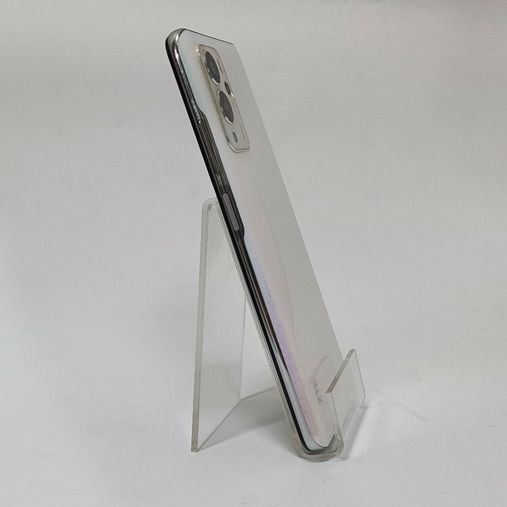 CELULAR ZTE BLADE V40 PRO 9046 128 GB 6 RAM                                                                                                (SEMINUEVO)