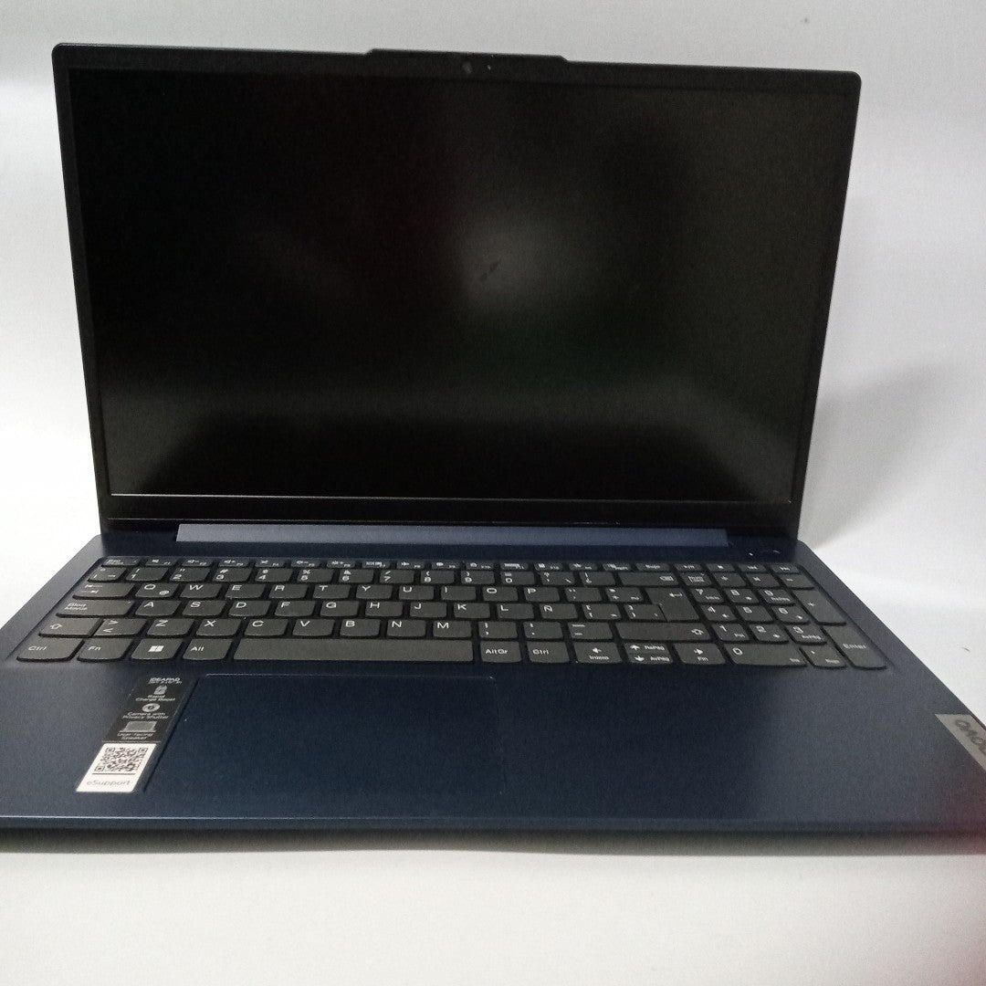 LAPTOP LENOVO IDEAPAD SLIM 3 15IAN8 (2023) 256 GB SSD 8 GB RAM (SEMINUEVO)