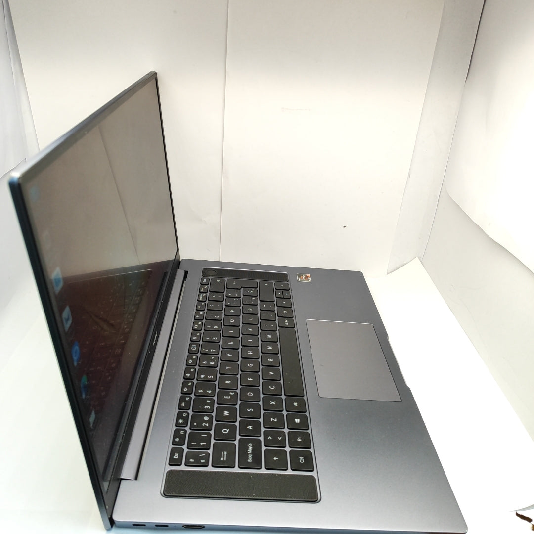 LAPTOP HUAWEI MATEBOOK D16 HVY-WAP9 (2022) 512 GB SSD 16 GB RAM (SEMINUEVO)