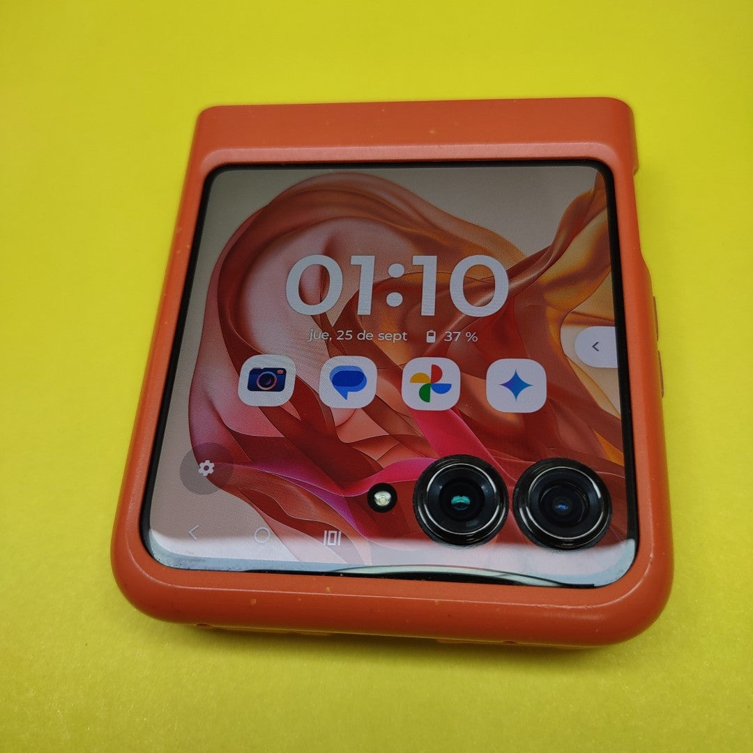 CELULAR MOTOROLA RAZR 50 5G XT2453-1 512 GB 12 GB RAM (SEMINUEVO)