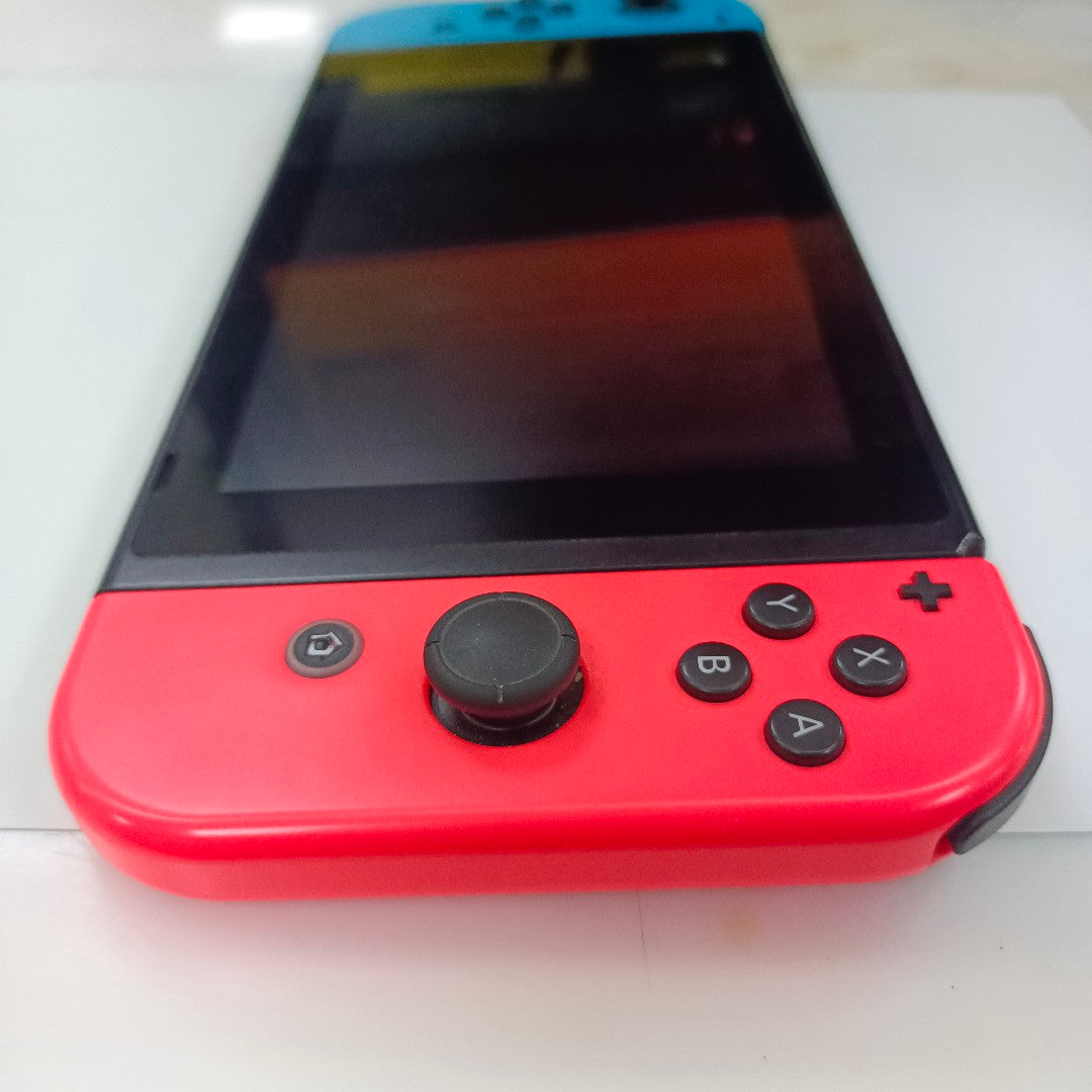 CONSOLA DE VIDEOJUEGO NINTENDO SWITCH 32 GB (SEMINUEVO)