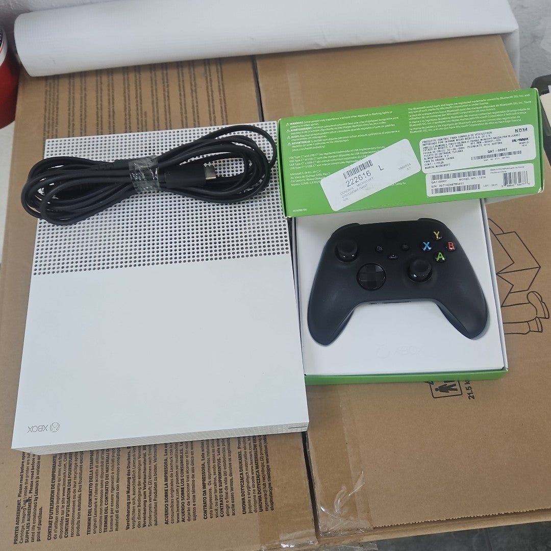CONSOLA DE VIDEOJUEGO MICROSOFT XBOX ONE S 500 GB  (SEMINUEVO)