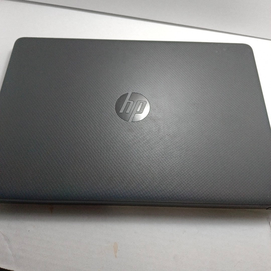 LAPTOP HP 14-CF2542LA (2022) 256 GB SSD 8 GB RAM (SEMINUEVO)