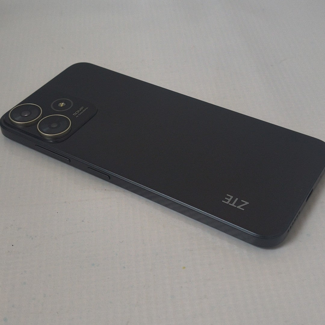CELULAR ZTE BLADE V50 SMART 7060 128 GB 4 GB RAM (SEMINUEVO)