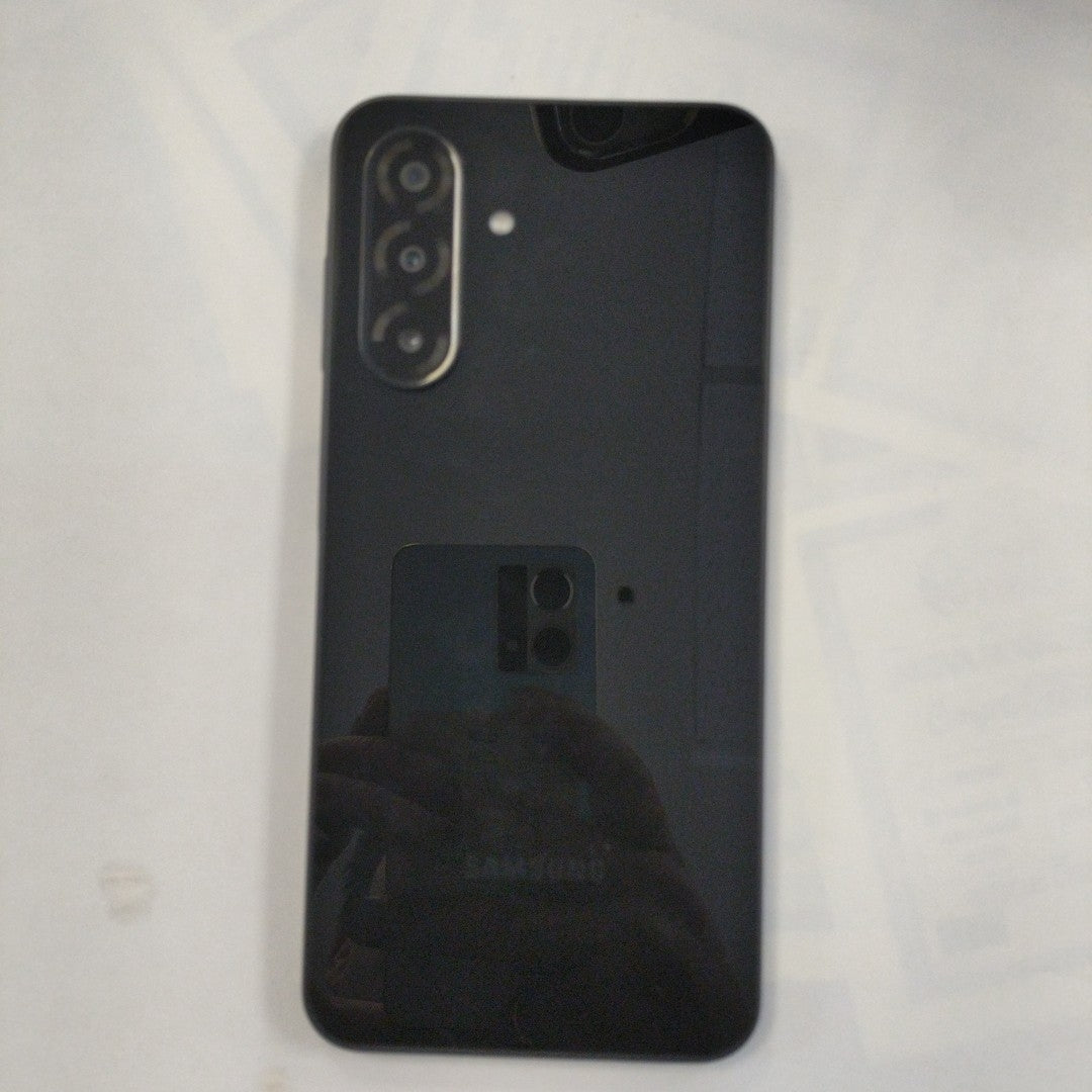 CELULAR SAMSUNG GALAXY A26 5G SM-A266M (2025) 256 GB 8 GB RAM (SEMINUEVO)