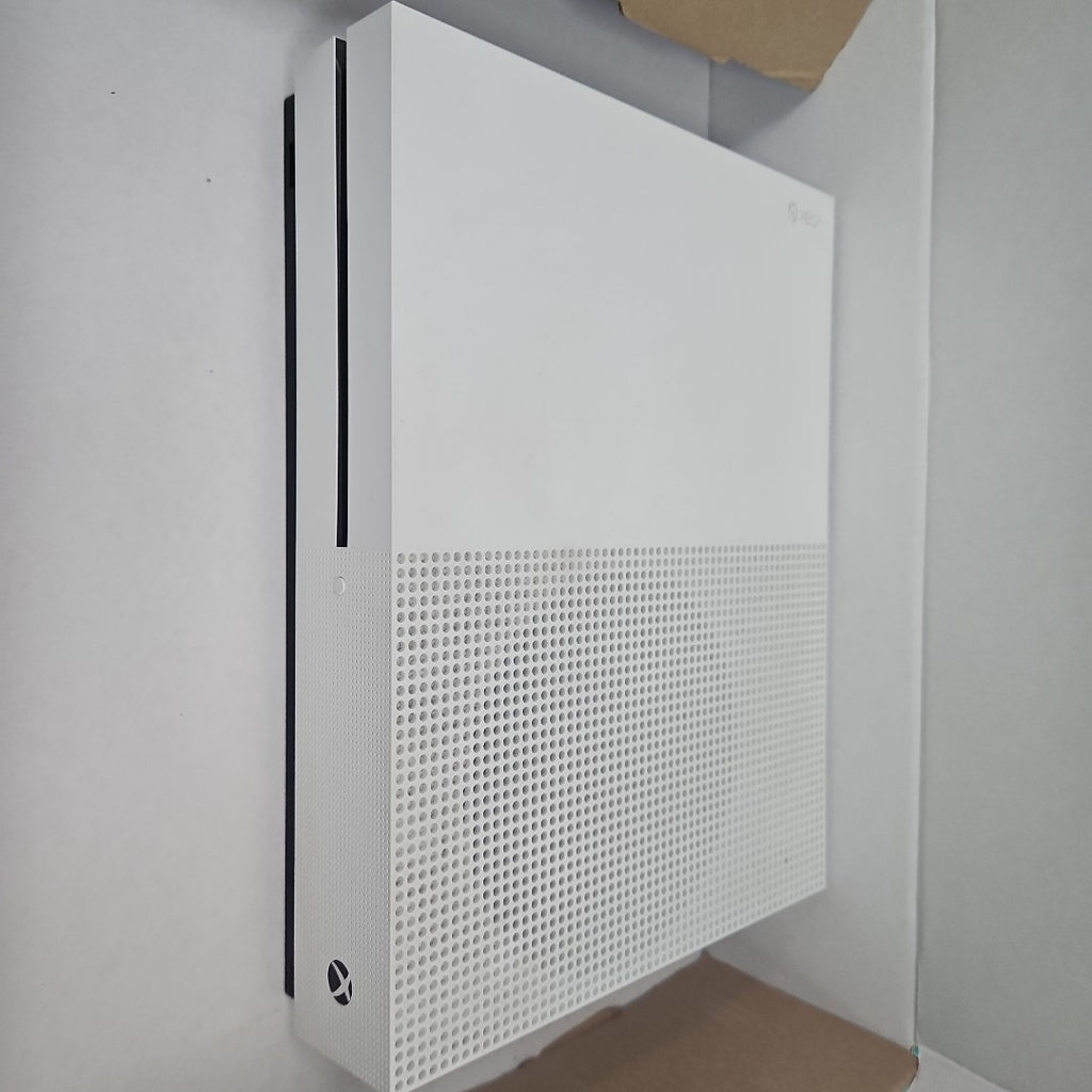 CONSOLA DE VIDEOJUEGO MICROSOFT XBOX ONE S 1 TB (SEMINUEVO)