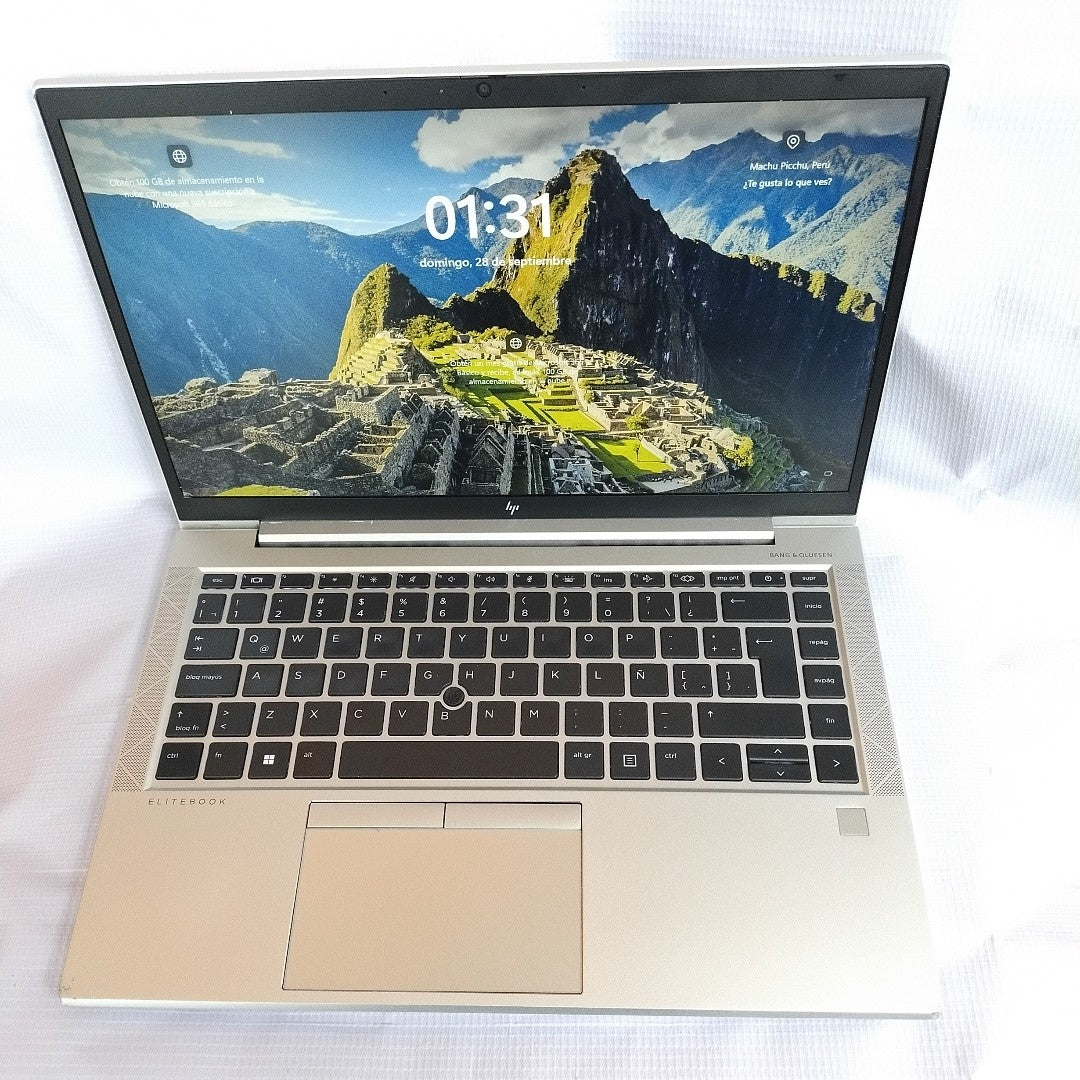 LAPTOP HP ELITEBOOK 840 G8 (2022) 512 GB SSD 16 GB RAM (SEMINUEVO)