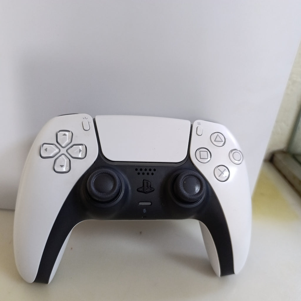 CONSOLA DE VIDEOJUEGO SONY PS5 825 SSD (SEMINUEVO)