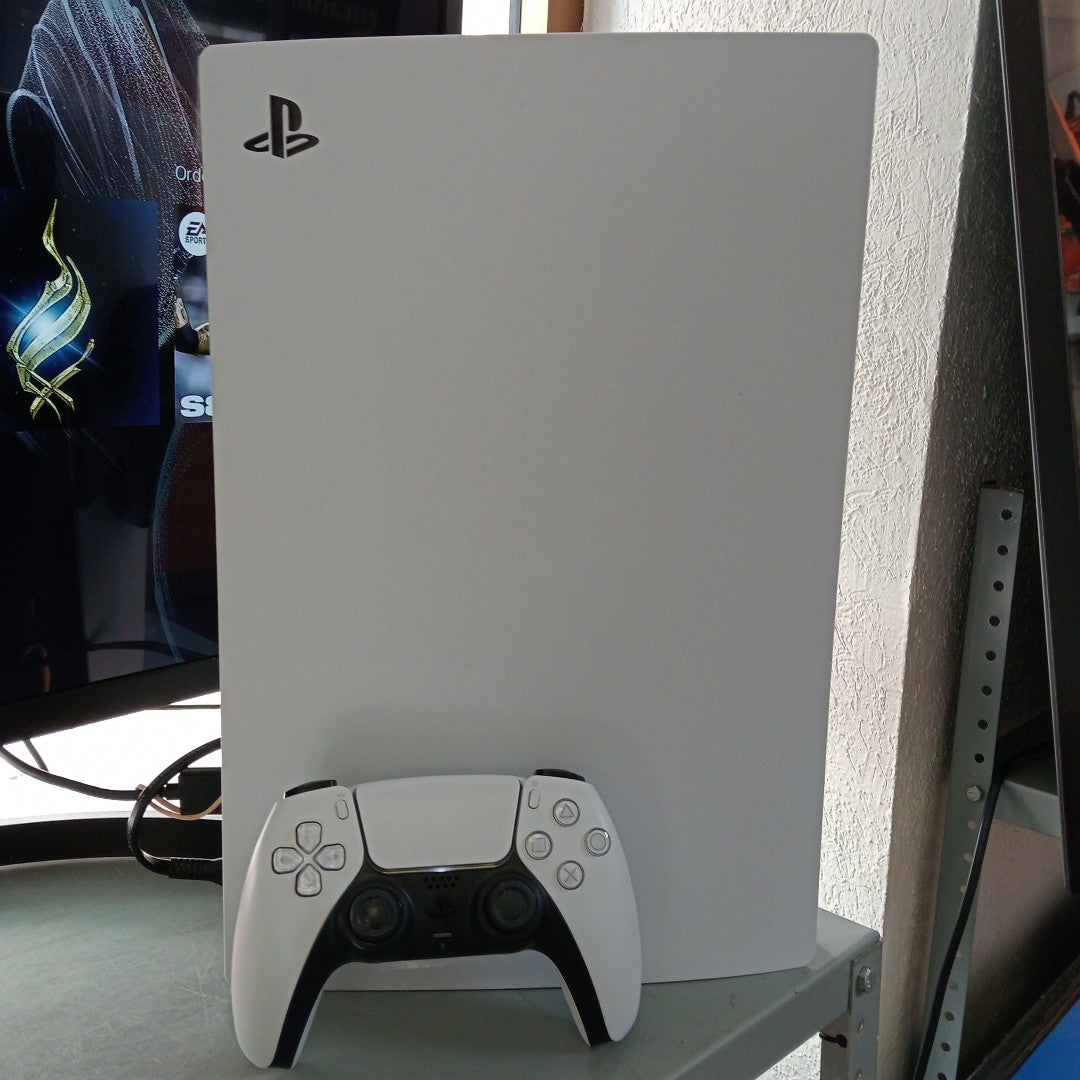 CONSOLA DE VIDEOJUEGO SONY PS5 825 SSD (SEMINUEVO)