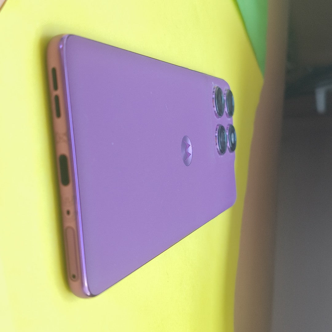 CELULAR MOTOROLA EDGE 60 PRO XT2507-1 (2025) 512 GB 12 GB RAM (SEMINUEVO)