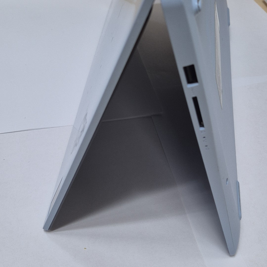 LAPTOP LENOVO IDEAPAD SLIM 3 15AMN8 (2023) 512 GB SSD 8 GB RAM (SEMINUEVO)