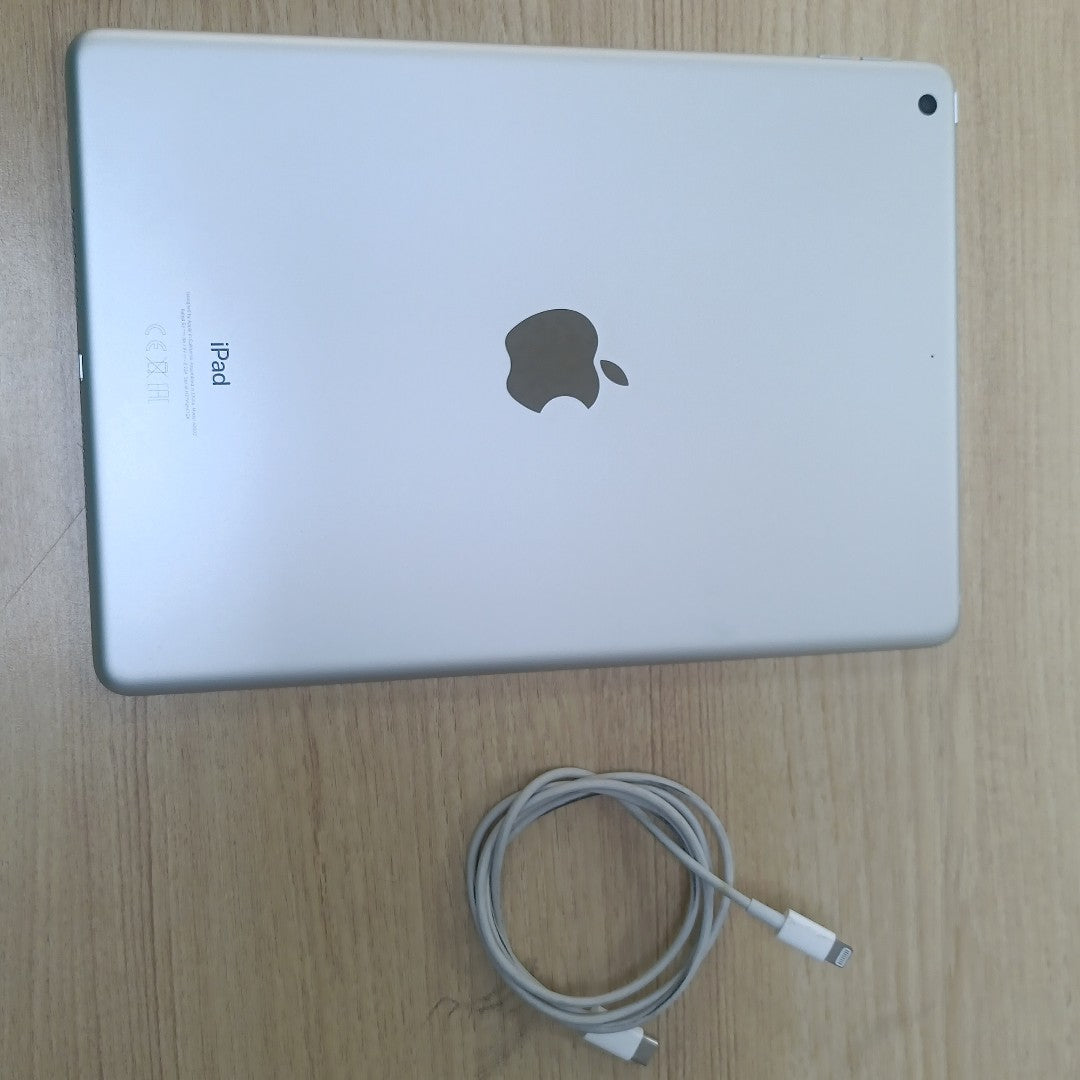 TABLETA APPLE IPAD 9 A2602 64 GB 3 GB RAM (SEMINUEVO)