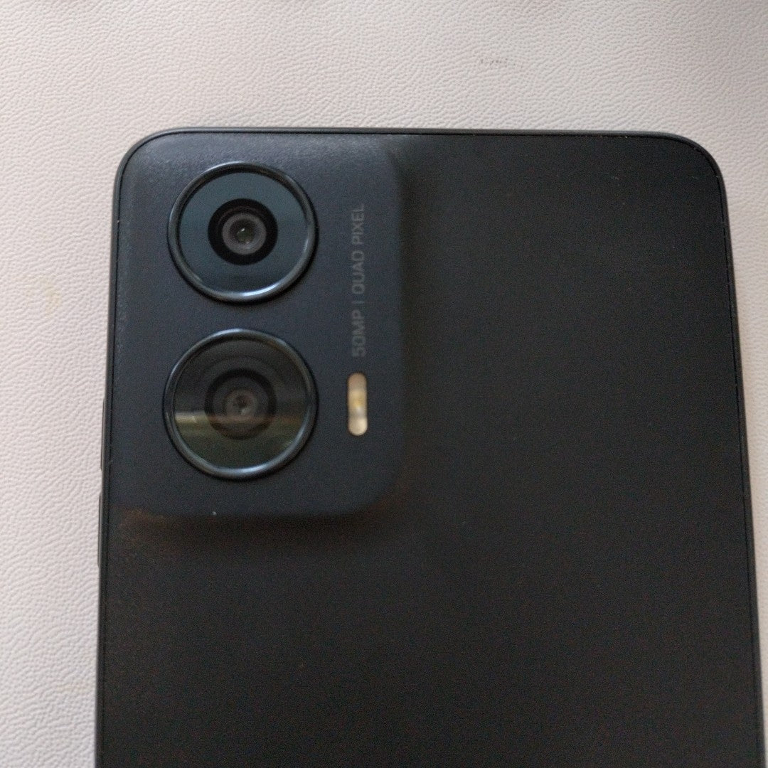 CELULAR MOTOROLA MOTO G24 XT2423-1 (2024) 256 GB 4 GB RAM (SEMINUEVO)