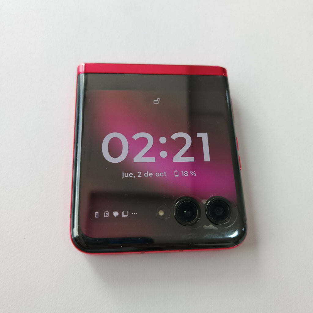 CELULAR MOTOROLA RAZR 40 ULTRA XT2321-1 (2023) 512 GB 12 GB RAM (SEMINUEVO)
