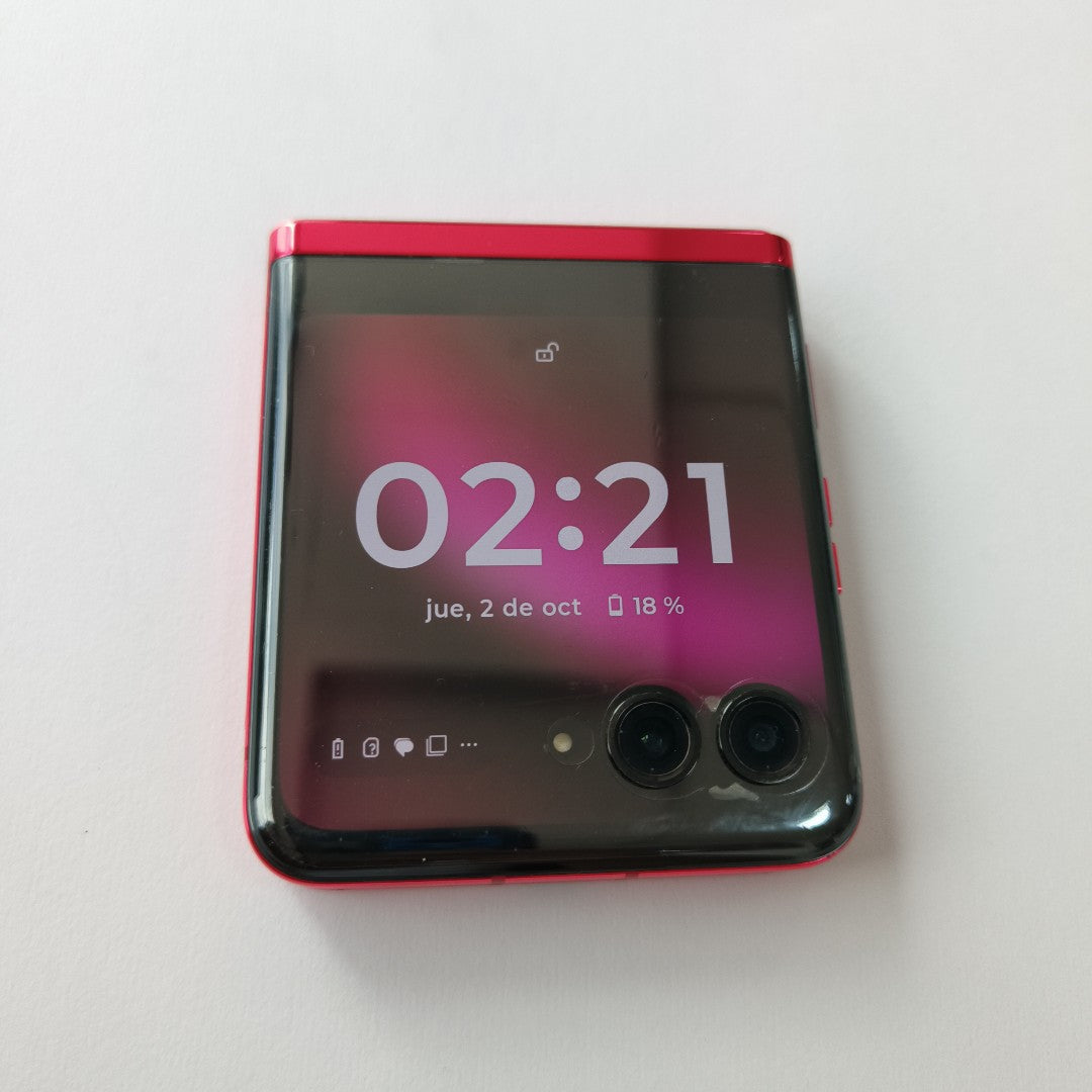 CELULAR MOTOROLA RAZR 40 ULTRA XT2321-1 (2023) 512 GB 12 GB RAM (SEMINUEVO)