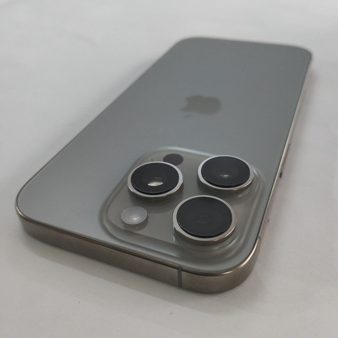 CELULAR APPLE IPHONE 16 PRO A3292 (2024) 128 GB 8 GB RAM (SEMINUEVO)