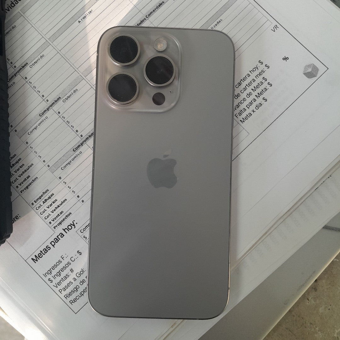 CELULAR APPLE IPHONE 15 PRO A3101 128 GB 8 GB RAM (SEMINUEVO)