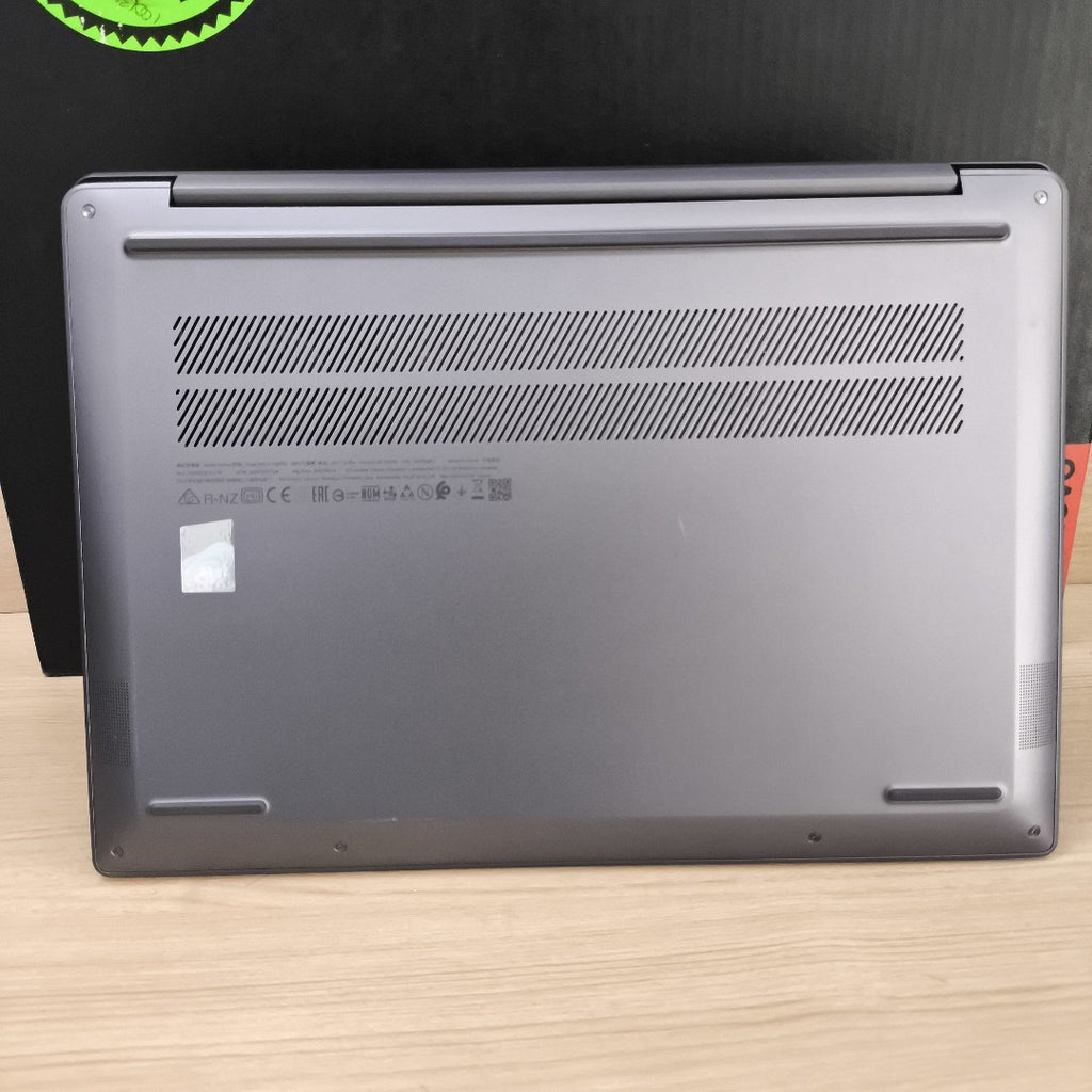 LAPTOP LENOVO YOGA SLIM 6 14IRP8 (2023) 512 GB SSD 16 GB RAM (SEMINUEVO)