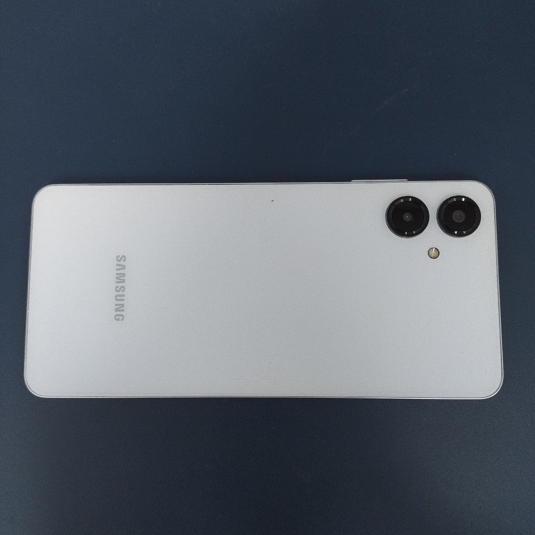 CELULAR SAMSUNG GALAXY A06 SM-A065M (2024) 64 GB 4 GB RAM (SEMINUEVO)