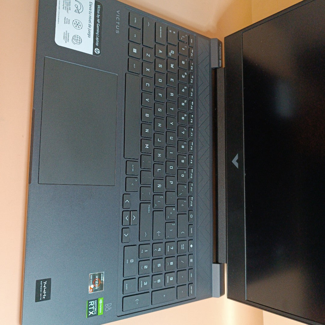 LAPTOP HP VICTUS 15-FB0123LA (2023) 512 GB SSD 16 GB RAM (SEMINUEVO)