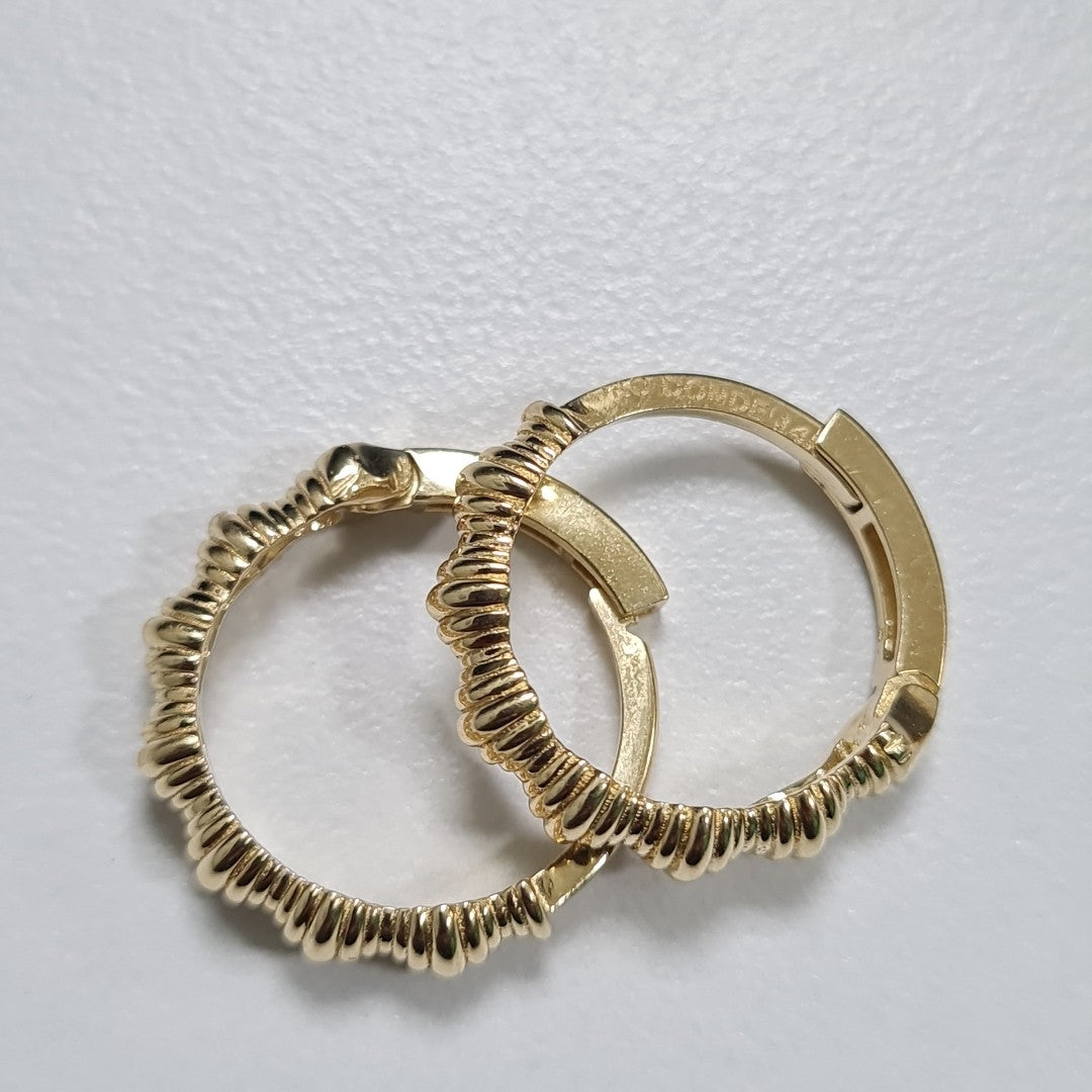 HUGGIES ORO 14K 2.9 (NUEVO)