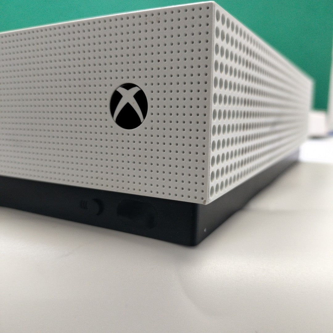 CONSOLA DE VIDEOJUEGO MICROSOFT XBOX ONE S ALL DIGITAL 1 TB (SEMINUEVO)