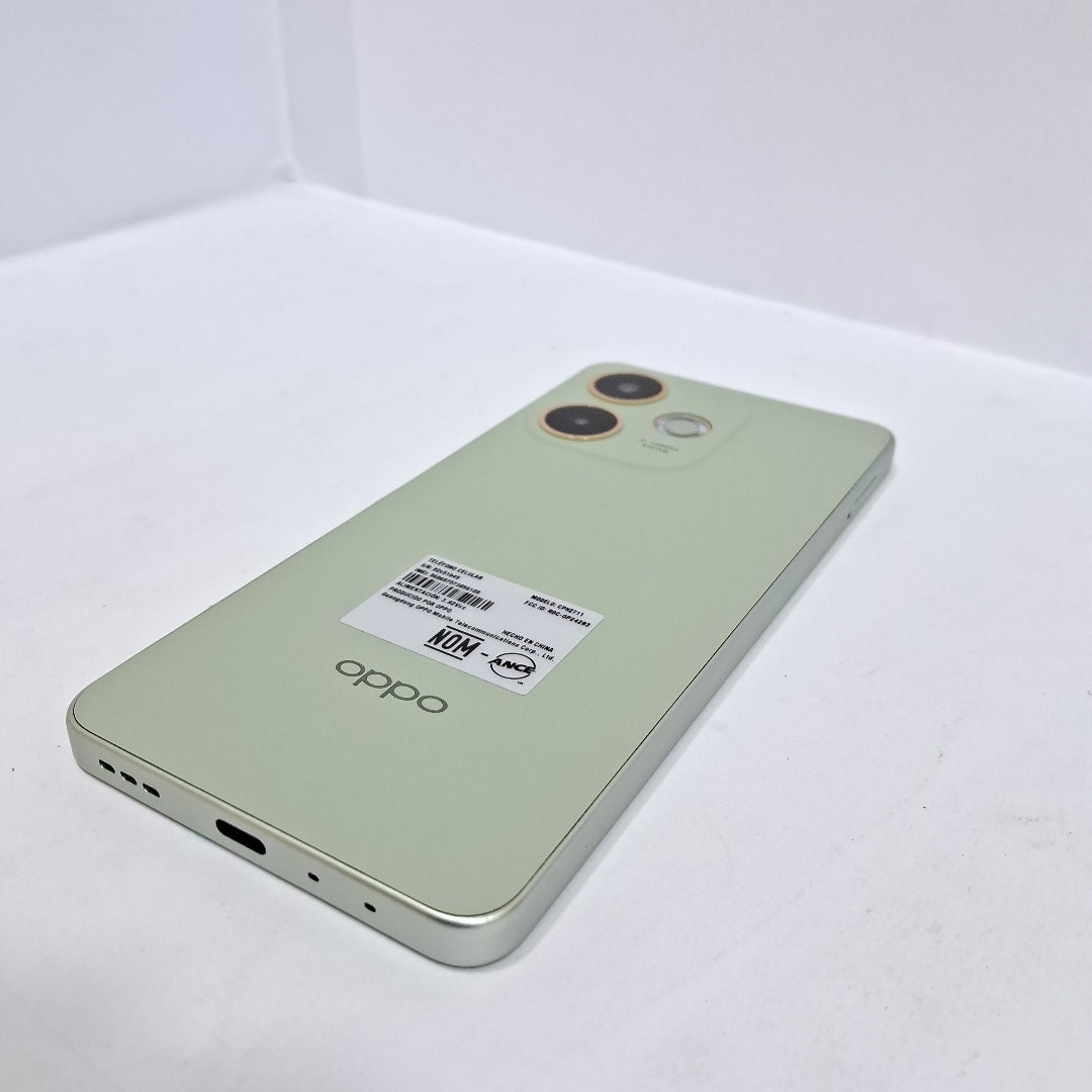 CELULAR OPPO  A5 PRO CPH2711 (2025) 256 GB 8 GB RAM (SEMINUEVO)