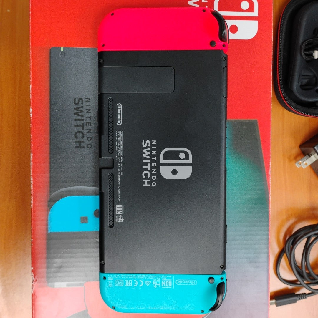 CONSOLA DE VIDEOJUEGO NINTENDO SWITCH 1.1 32 GB (SEMINUEVO)