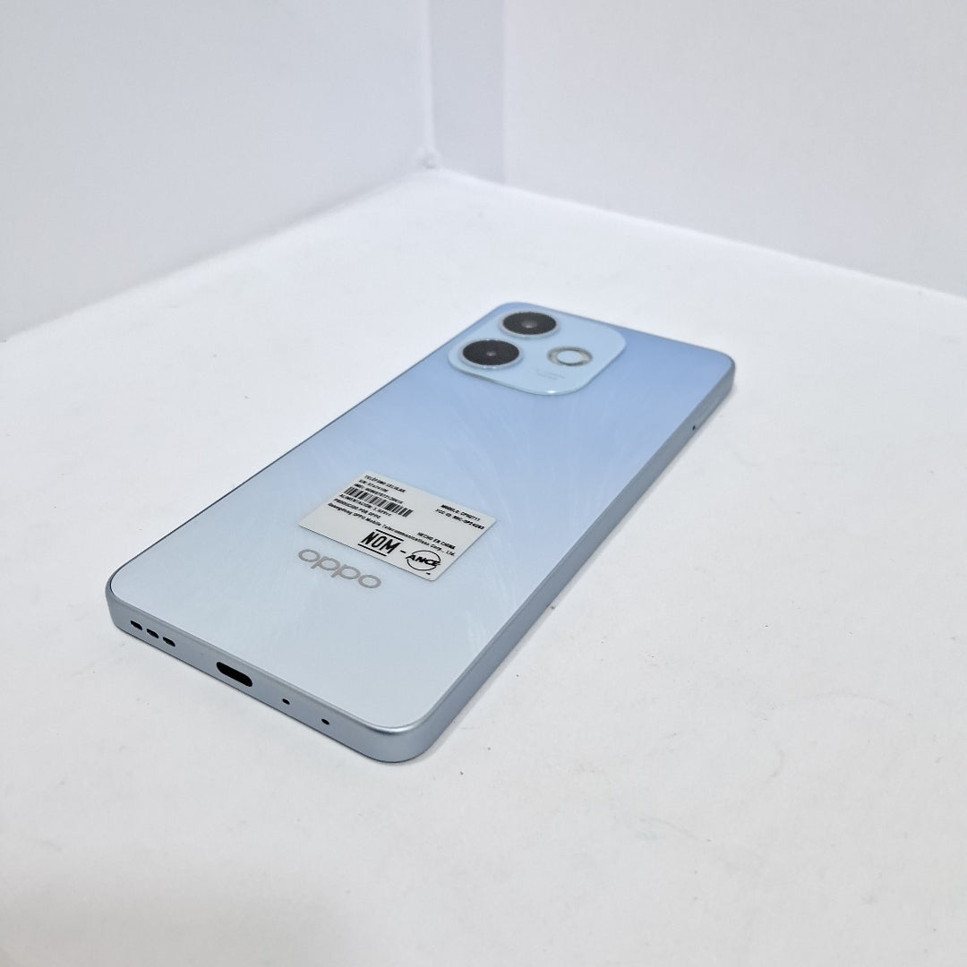 CELULAR OPPO  A5 PRO CPH2711 (2025) 256 GB 8 GB RAM (SEMINUEVO)