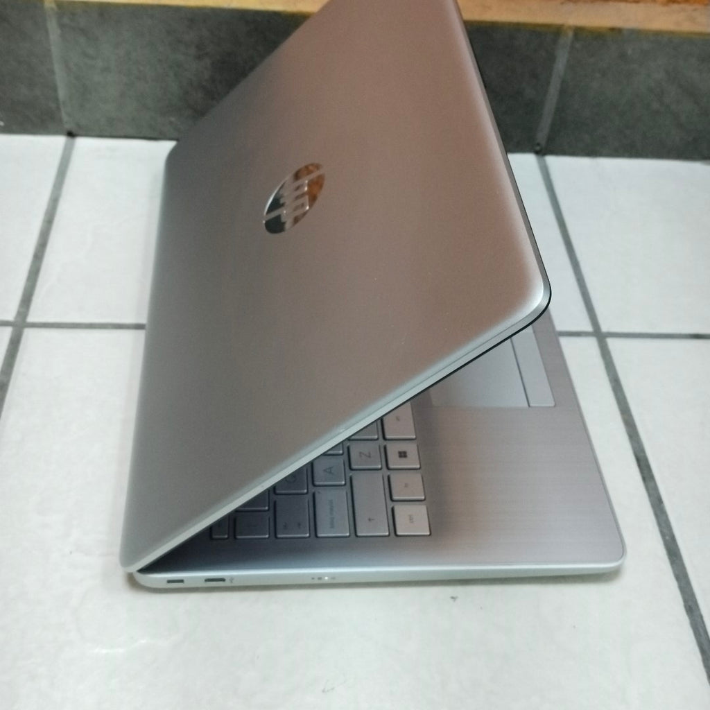 LAPTOP HP 14-DK1508LA (2022) 256 GB SSD 8 GB RAM (SEMINUEVO)