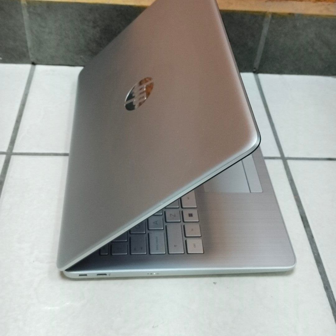 LAPTOP HP 14-DK1508LA (2022) 256 GB SSD 8 GB RAM (SEMINUEVO)