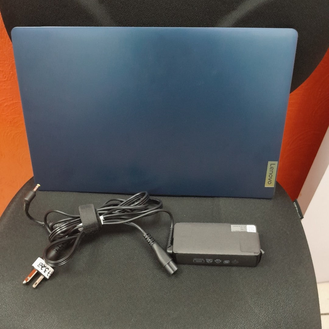 LAPTOP LENOVO IDEAPAD SLIM 3 15IAN8 (2025) 256 GB SSD 8 GB RAM (SEMINUEVO)