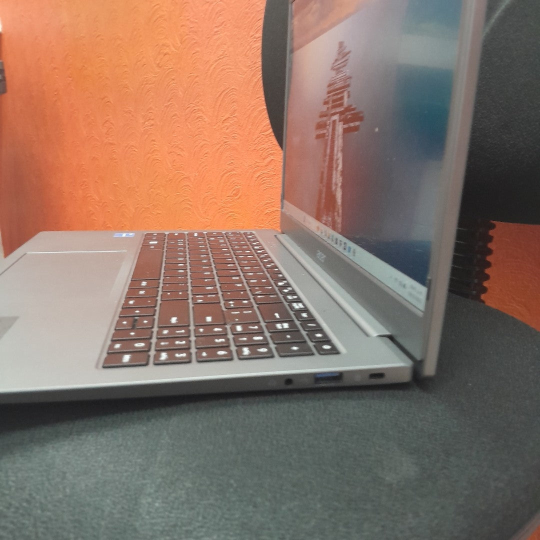 LAPTOP ACER ASPIRE LITE 15 AL15-31P-C89L (2024) 256 GB SSD 8 GB RAM (SEMINUEVO)