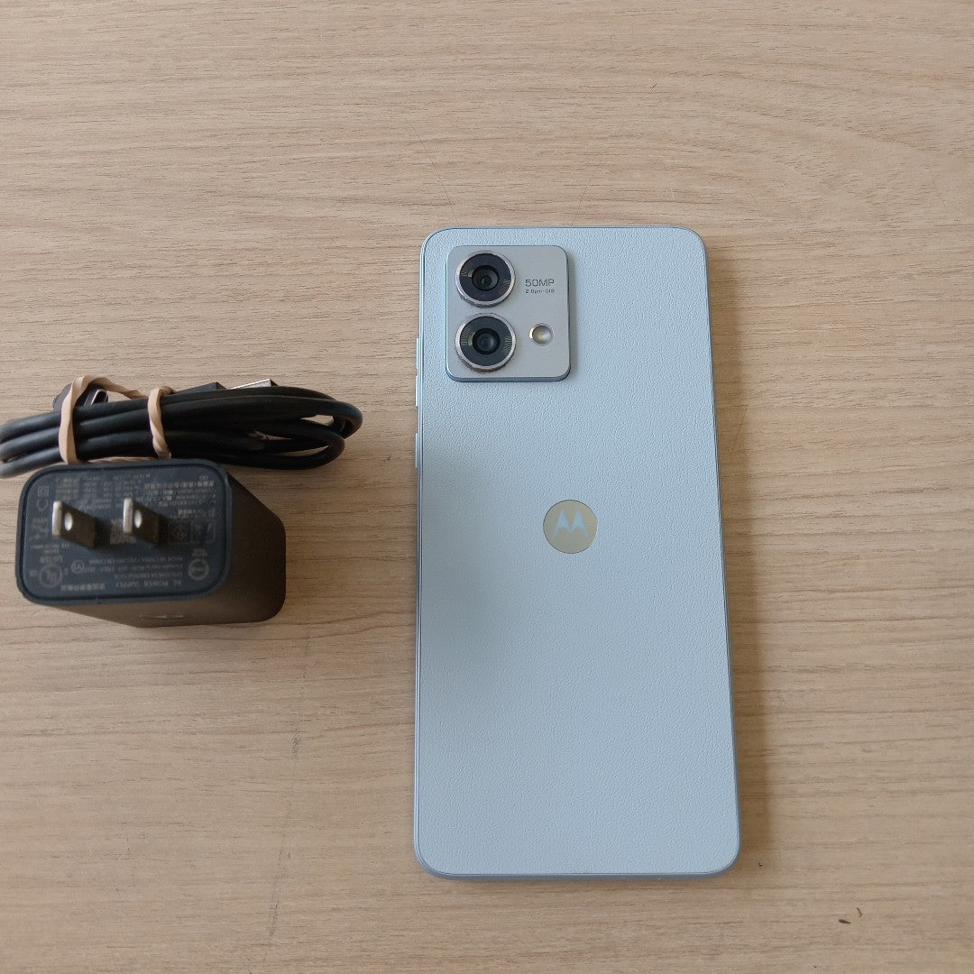 CELULAR MOTOROLA MOTO G84 XT2347-1 (2023) 256 GB 8 GB RAM (SEMINUEVO)