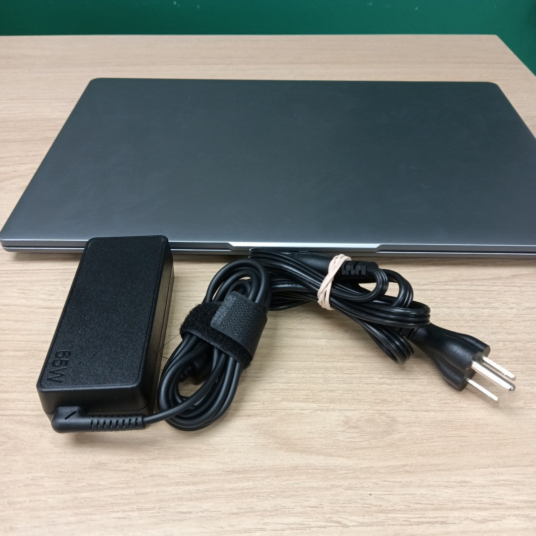 LAPTOP LENOVO IDEAPAD SLIM 3 15IAN8 (2024) 512 GB SSD 8 GB RAM (SEMINUEVO)