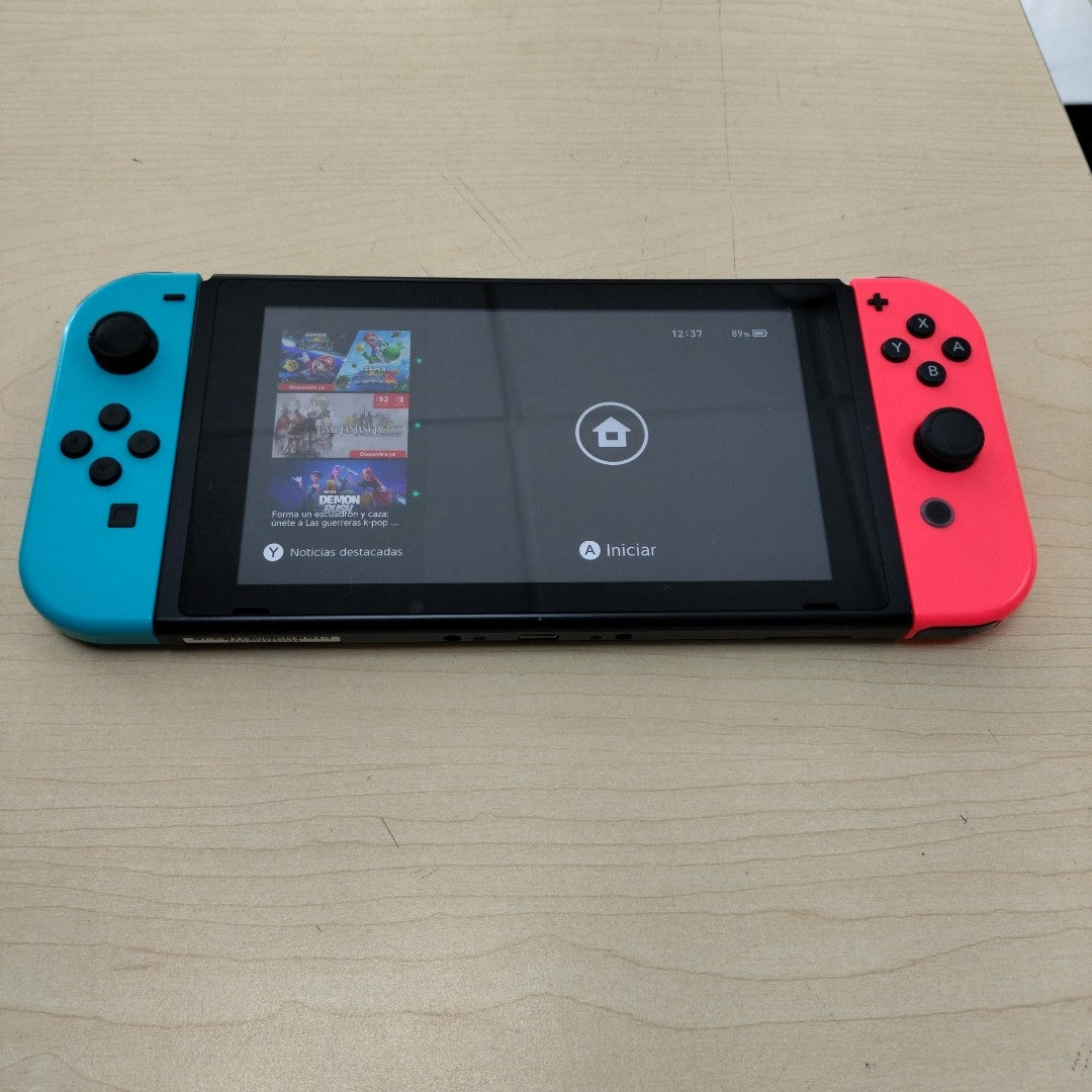 CONSOLA DE VIDEOJUEGO NINTENDO SWITCH 1.1 32 GB (SEMINUEVO)