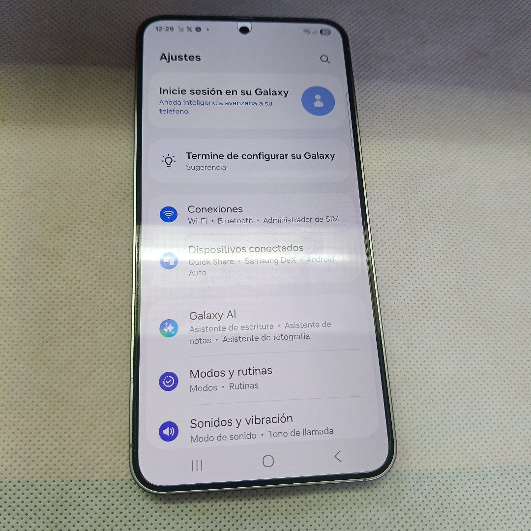 CELULAR SAMSUNG GALAXY S25 SM-S931B (2025) 256 GB 12 GB RAM (SEMINUEVO)