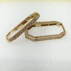 HUGGIES ORO 14K 2.6 (NUEVO)