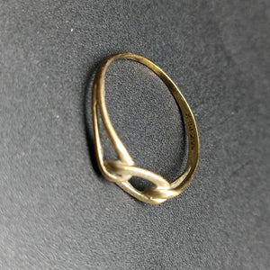 ANILLITO. ORO. 10 K 1.1 GRMS (SEMINUEVO)