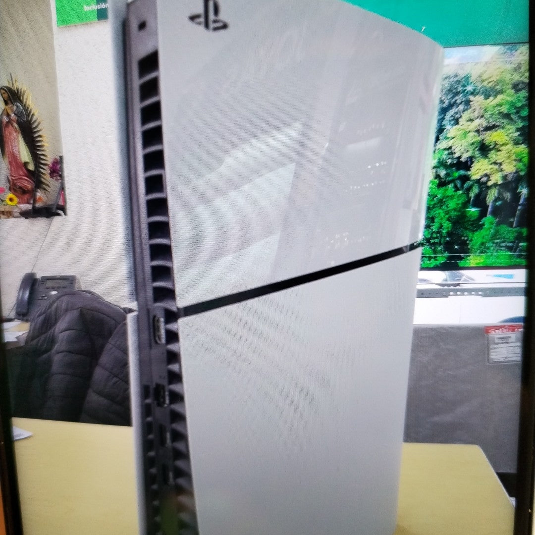 CONSOLA DE VIDEOJUEGO SONY PS5 DIGITAL 825 SSD (SEMINUEVO)