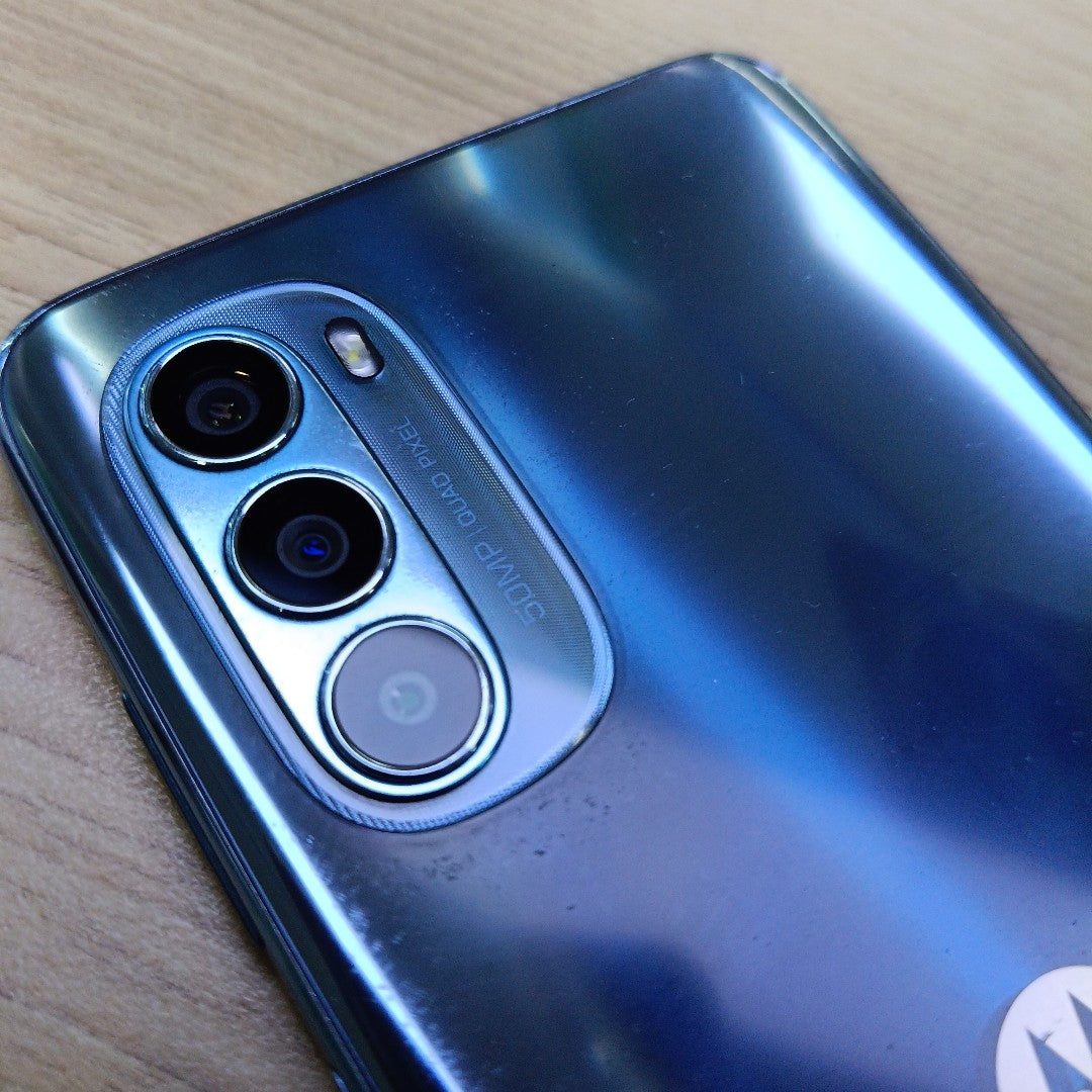 CELULAR MOTOROLA MOTO G52 XT2221-2 256 GB 6 GB RAM (SEMINUEVO)