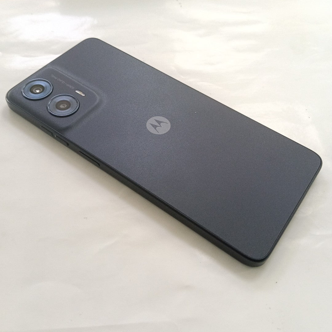 CELULAR MOTOROLA MOTO G24 XT2423-1 (2024) 256 GB 4 GB RAM (SEMINUEVO)