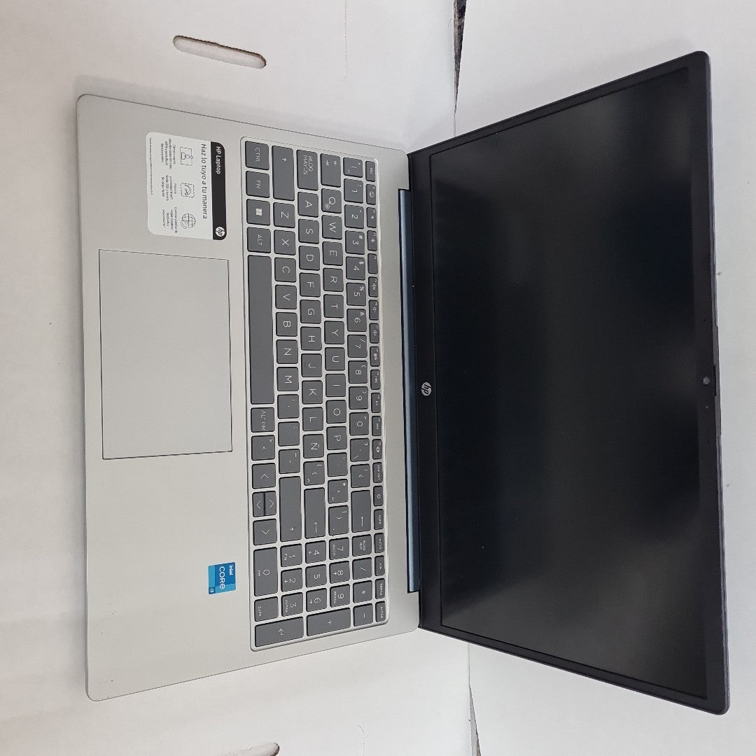 LAPTOP HP 15-FD0026LA (2024) 512 GB SSD 8 GB RAM (SEMINUEVO)