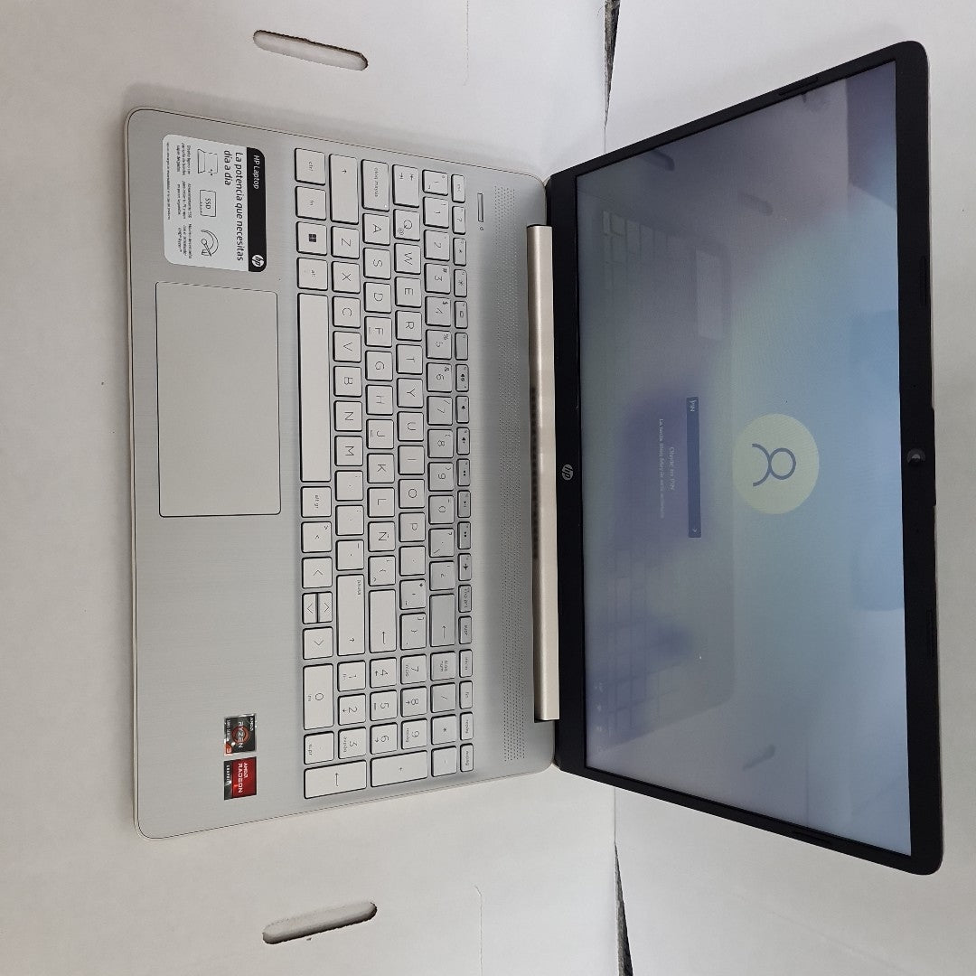 LAPTOP HP 15-EF2502LA (2022) 256 GB SSD 8 GB RAM (SEMINUEVO)